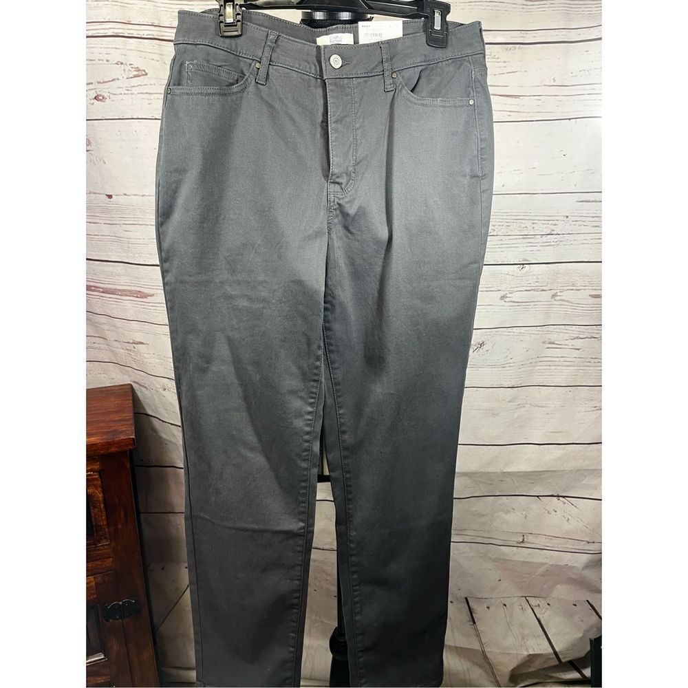 Croft & Barrow size 12 Capri dark gray mid rise pants NWT - 2295